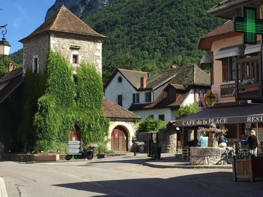 Bel Appartement Au Calme A 5 Minutes Du Village Menthon-Saint-Bernard Exterior foto